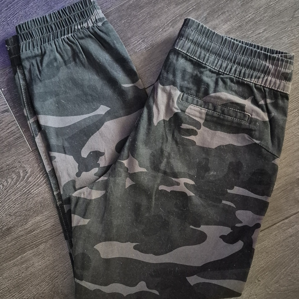 NAMELESS- CAMO JOGGERS